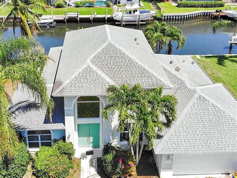 6215 <strong>SE Ames Way, Hobe Sound FL</strong>, is a Single Family home that contains 1625 sq ft and was built in 1988. . Zillow hobe sound